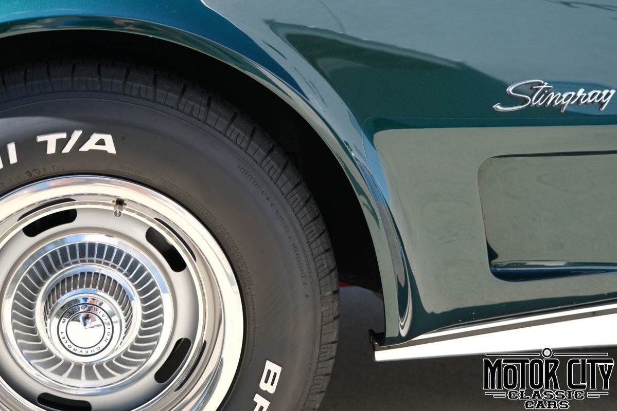 Chevrolet-Corvette-1973-15