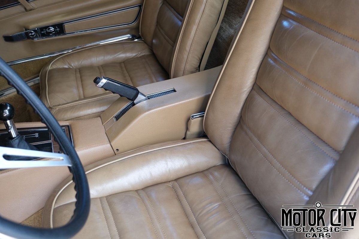 Chevrolet-Corvette-1973-17