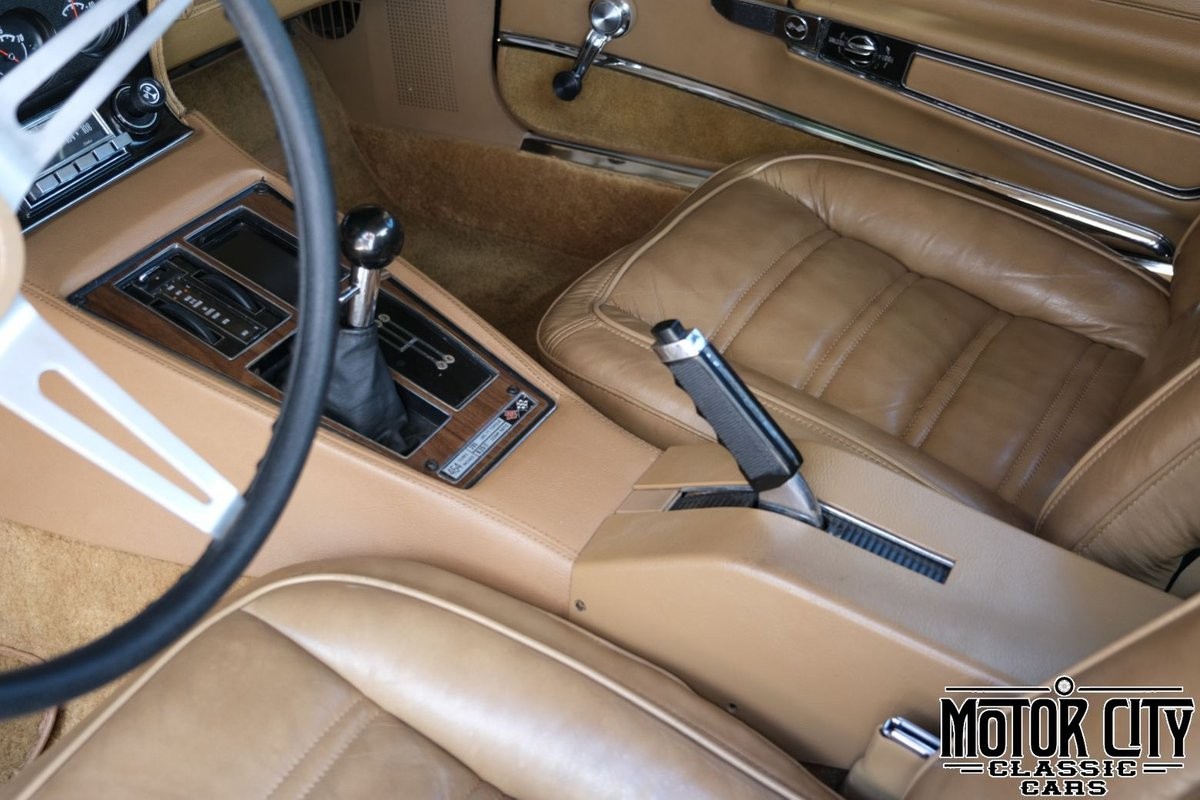 Chevrolet-Corvette-1973-18