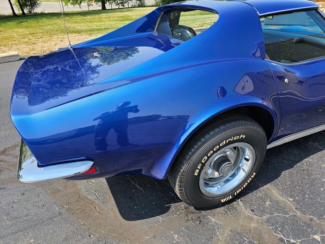 Chevrolet-Corvette-1973-19
