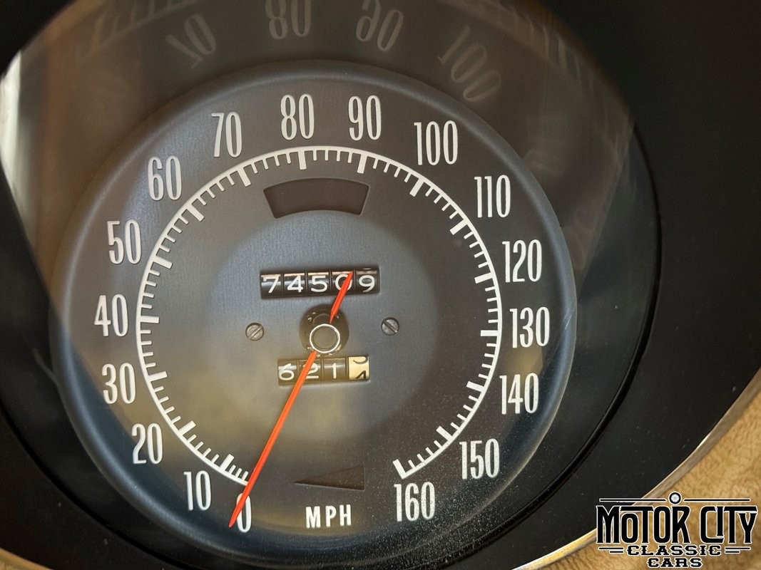 Chevrolet-Corvette-1973-21