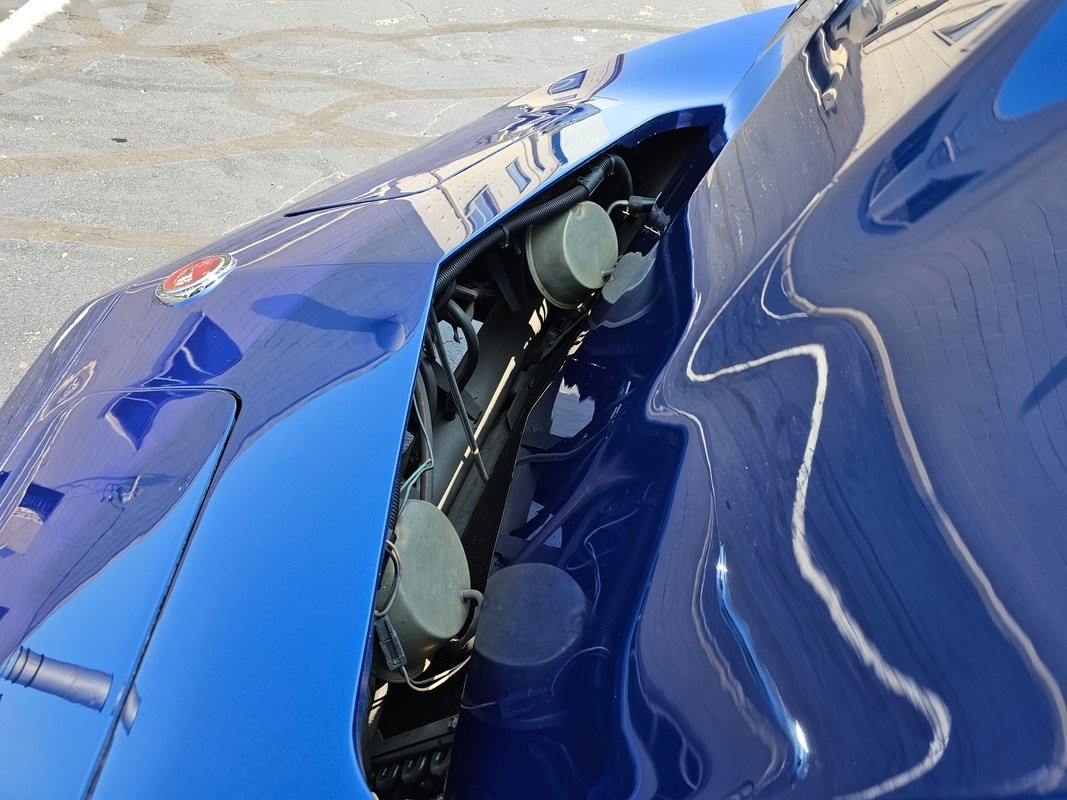 Chevrolet-Corvette-1973-22