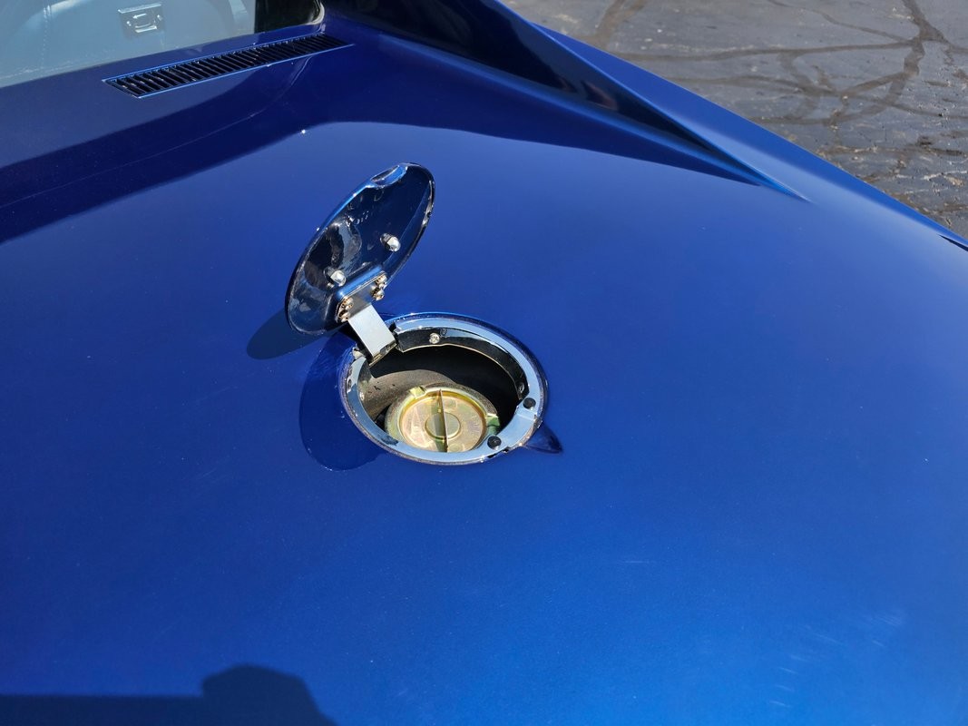 Chevrolet-Corvette-1973-26