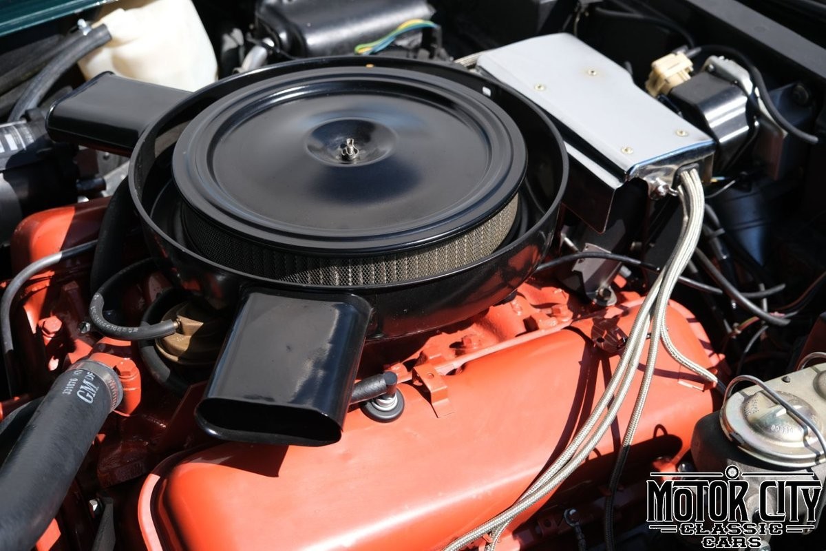 Chevrolet-Corvette-1973-27