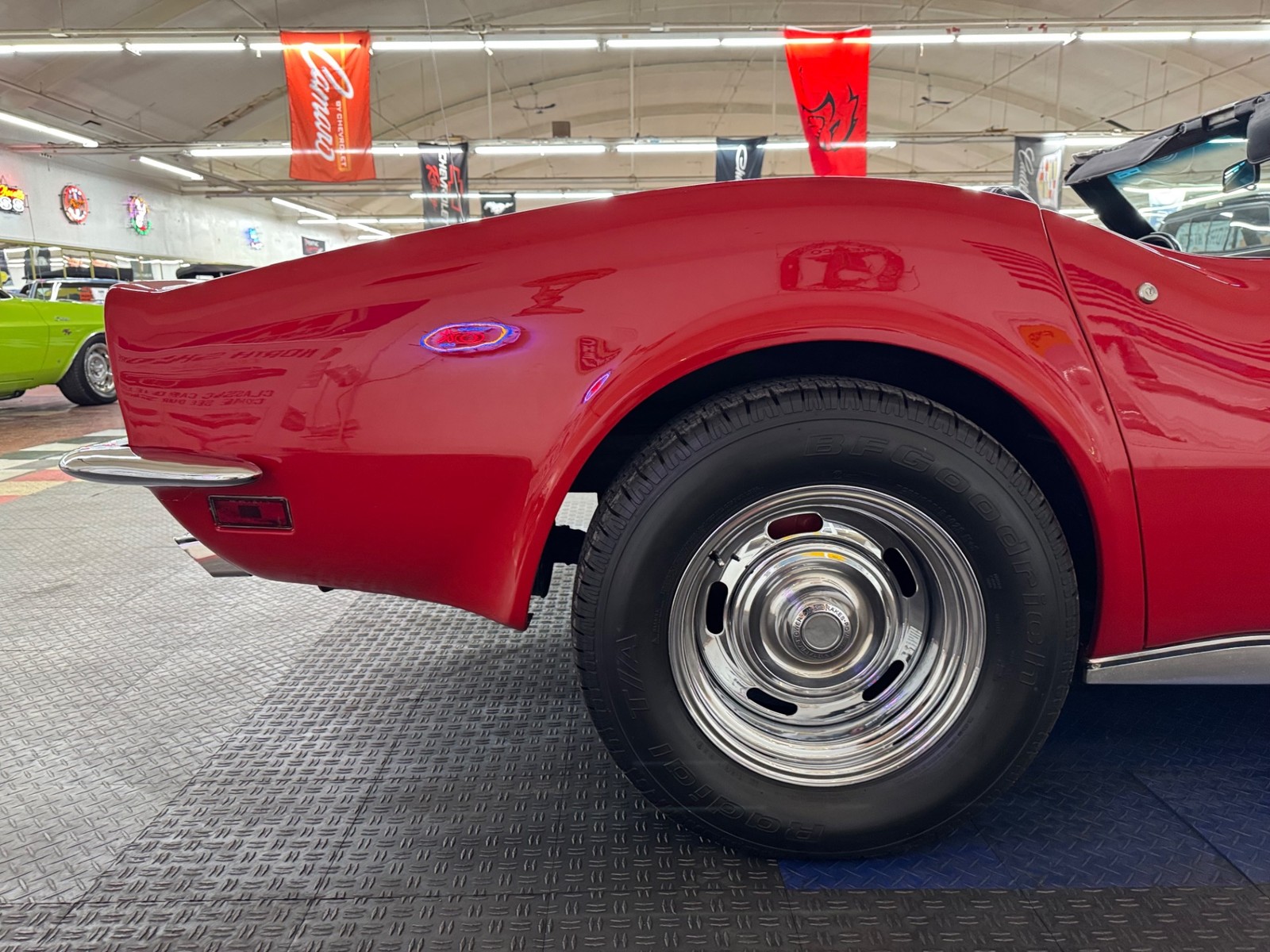 Chevrolet-Corvette-1973-29