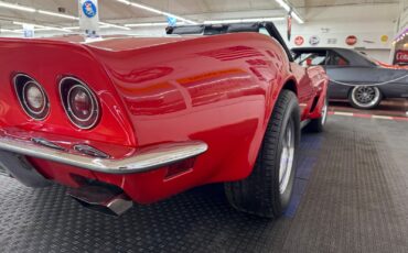 Chevrolet-Corvette-1973-32