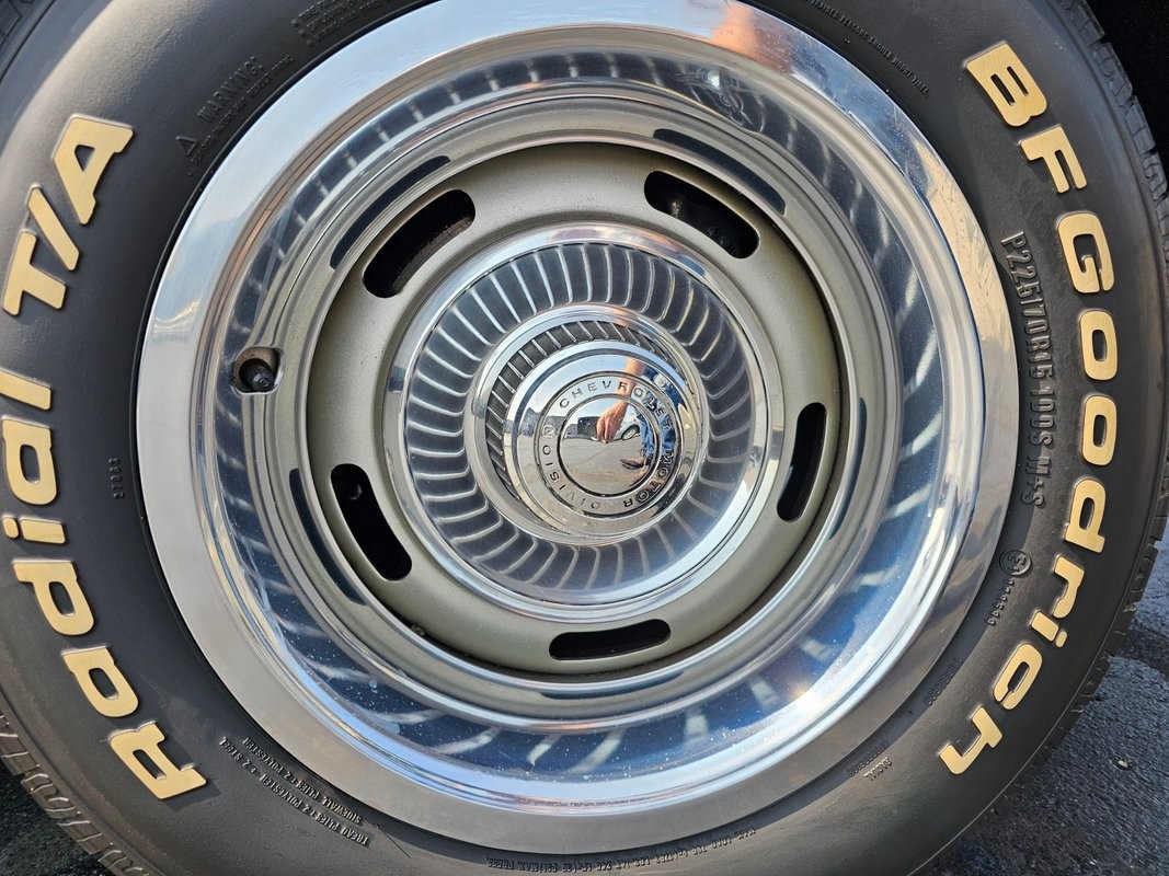 Chevrolet-Corvette-1973-32