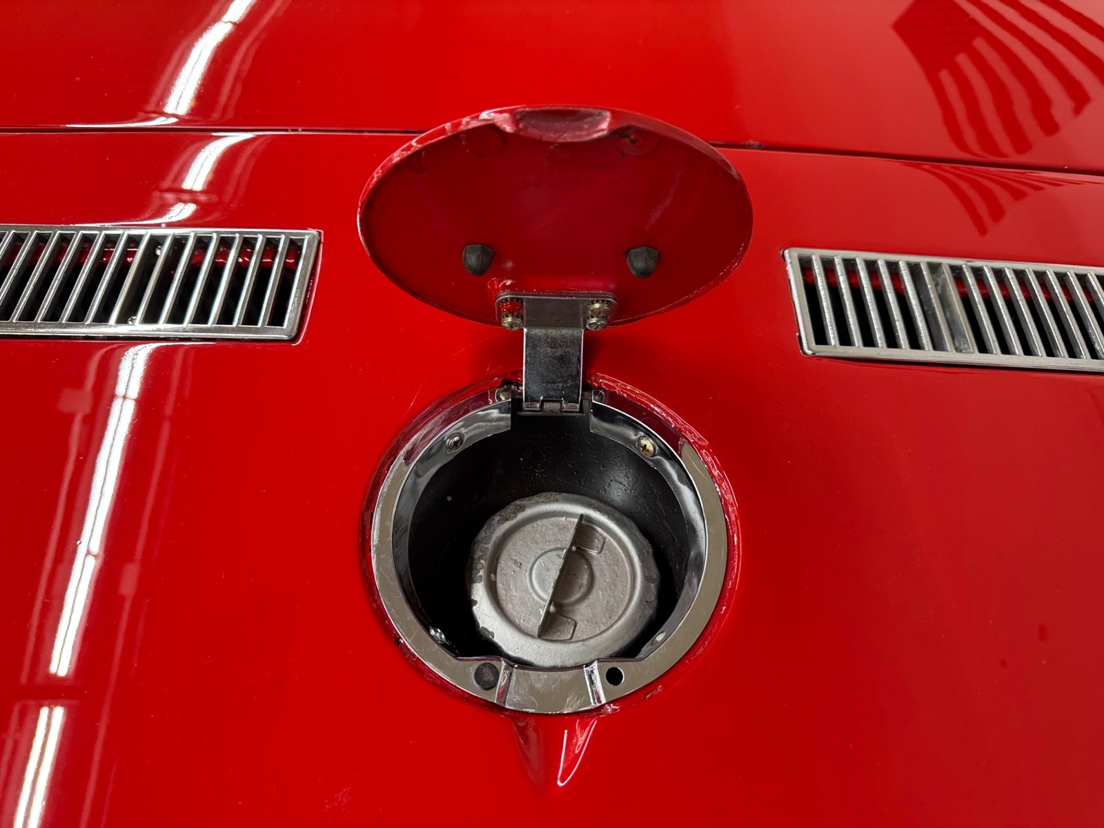 Chevrolet-Corvette-1973-33