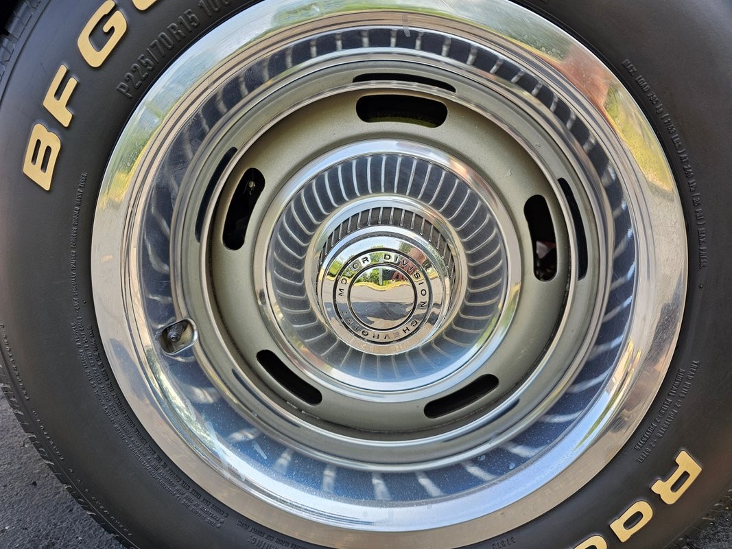 Chevrolet-Corvette-1973-33