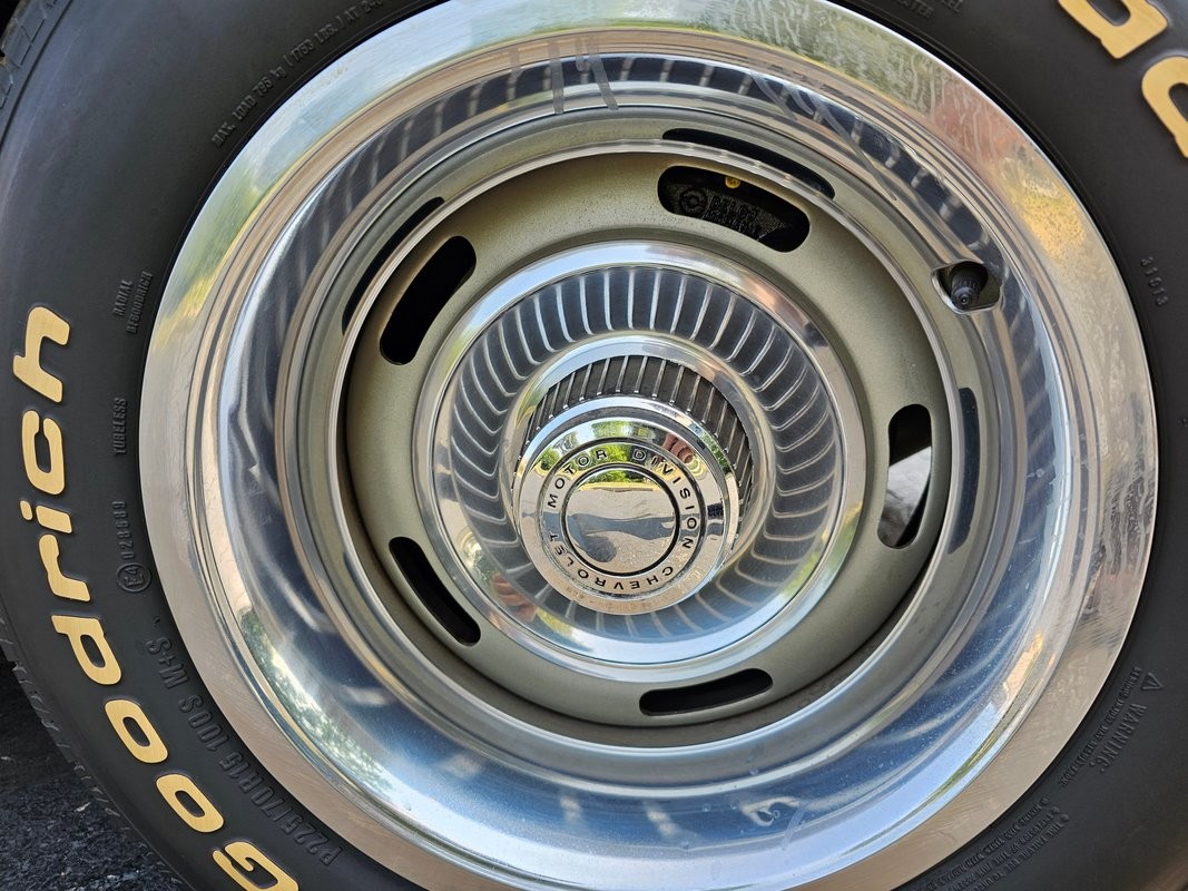 Chevrolet-Corvette-1973-34