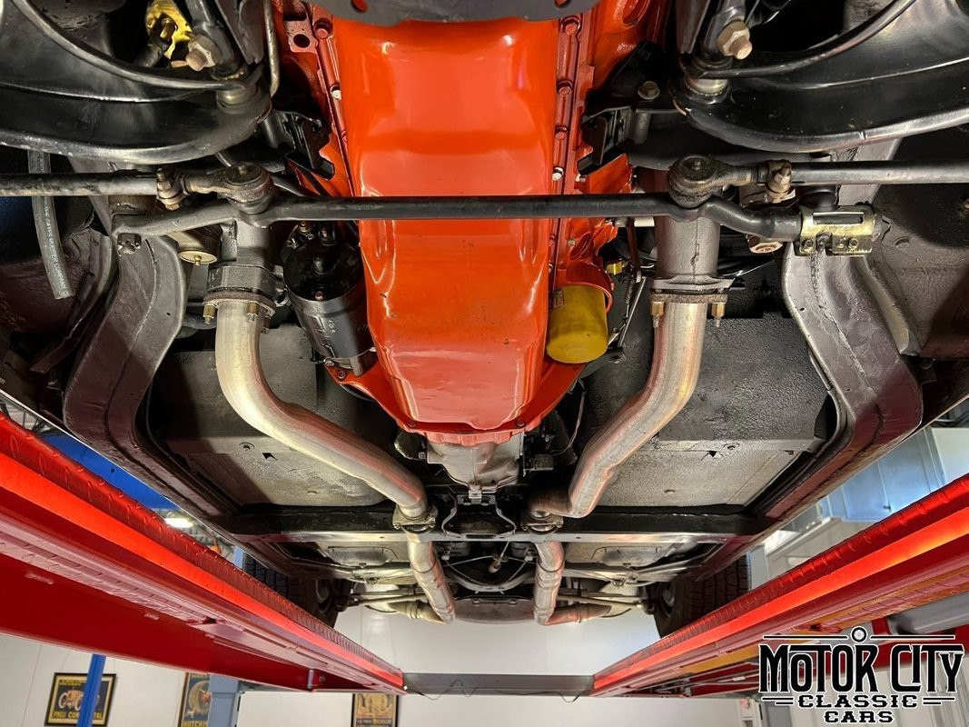 Chevrolet-Corvette-1973-36