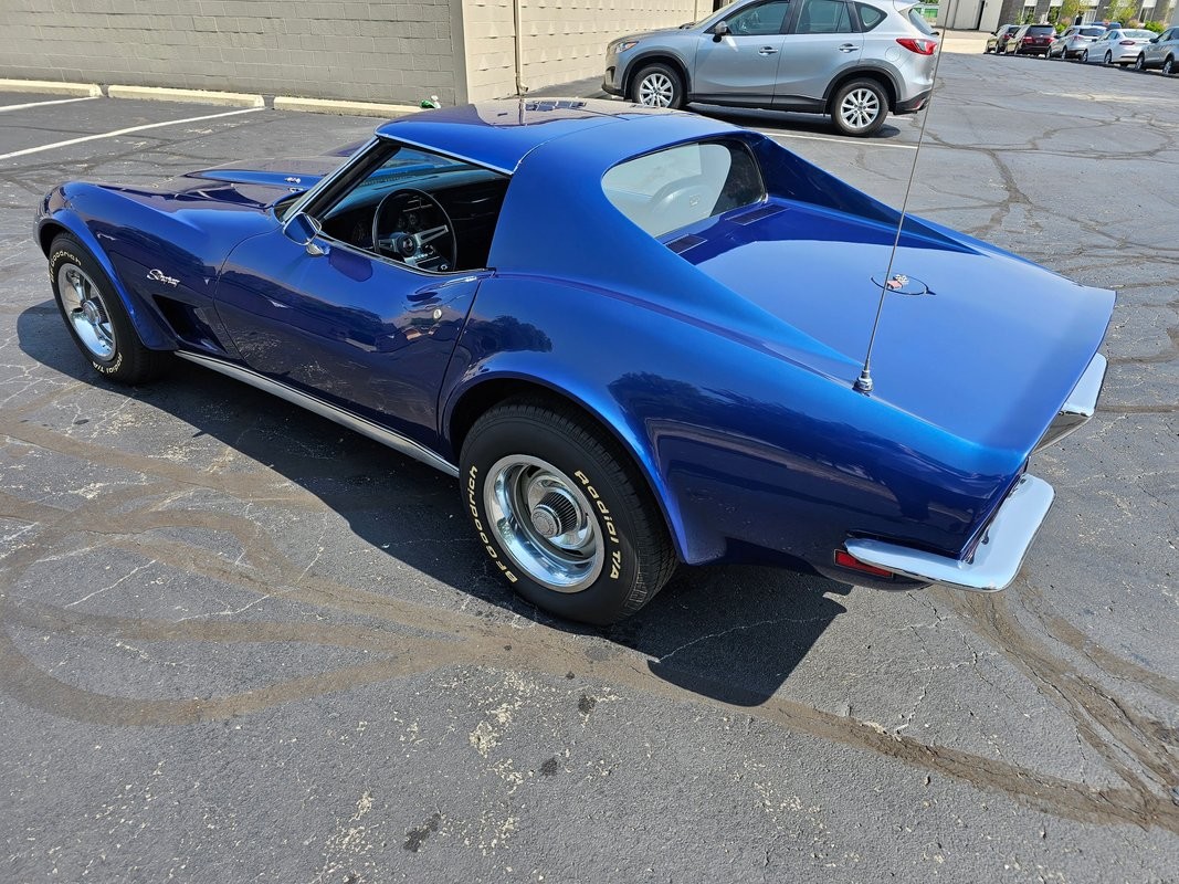 Chevrolet-Corvette-1973-7