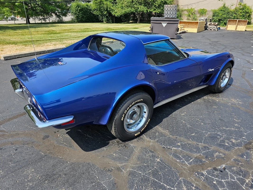 Chevrolet-Corvette-1973-9