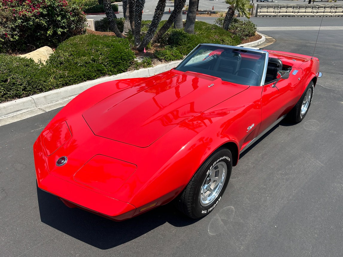 Chevrolet-Corvette-1973-Classic-Car-3