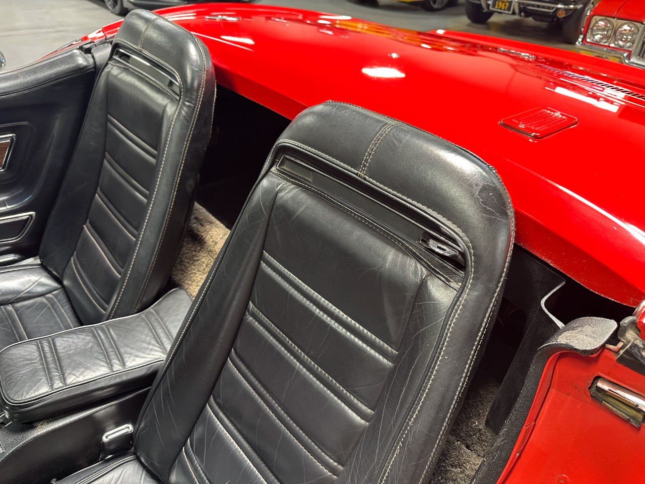 Chevrolet-Corvette-1973-Classic-Car-36