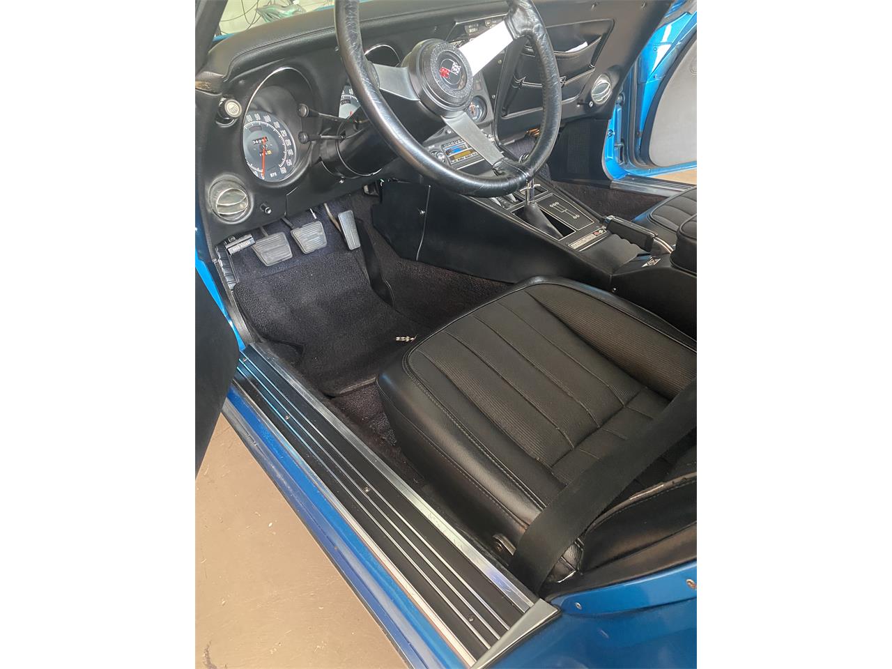 Chevrolet-Corvette-1973-Le-Mans-blue-Black-3