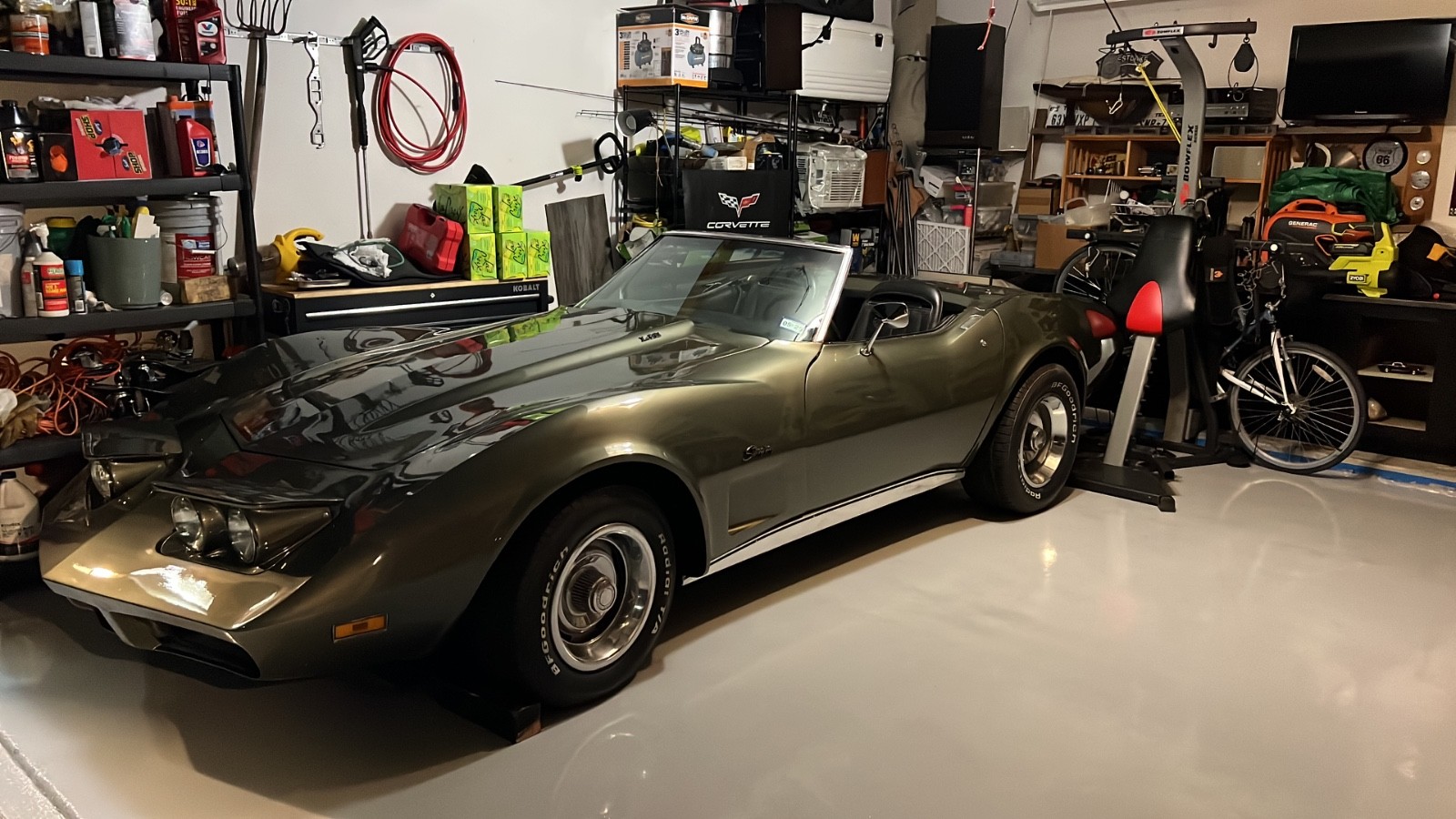 Chevrolet-Corvette-1974-Convertible-2