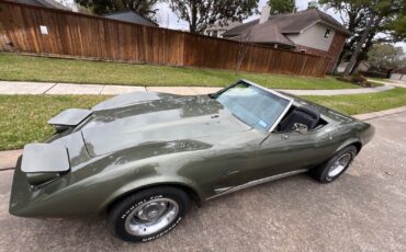 Chevrolet-Corvette-1974-Convertible-3