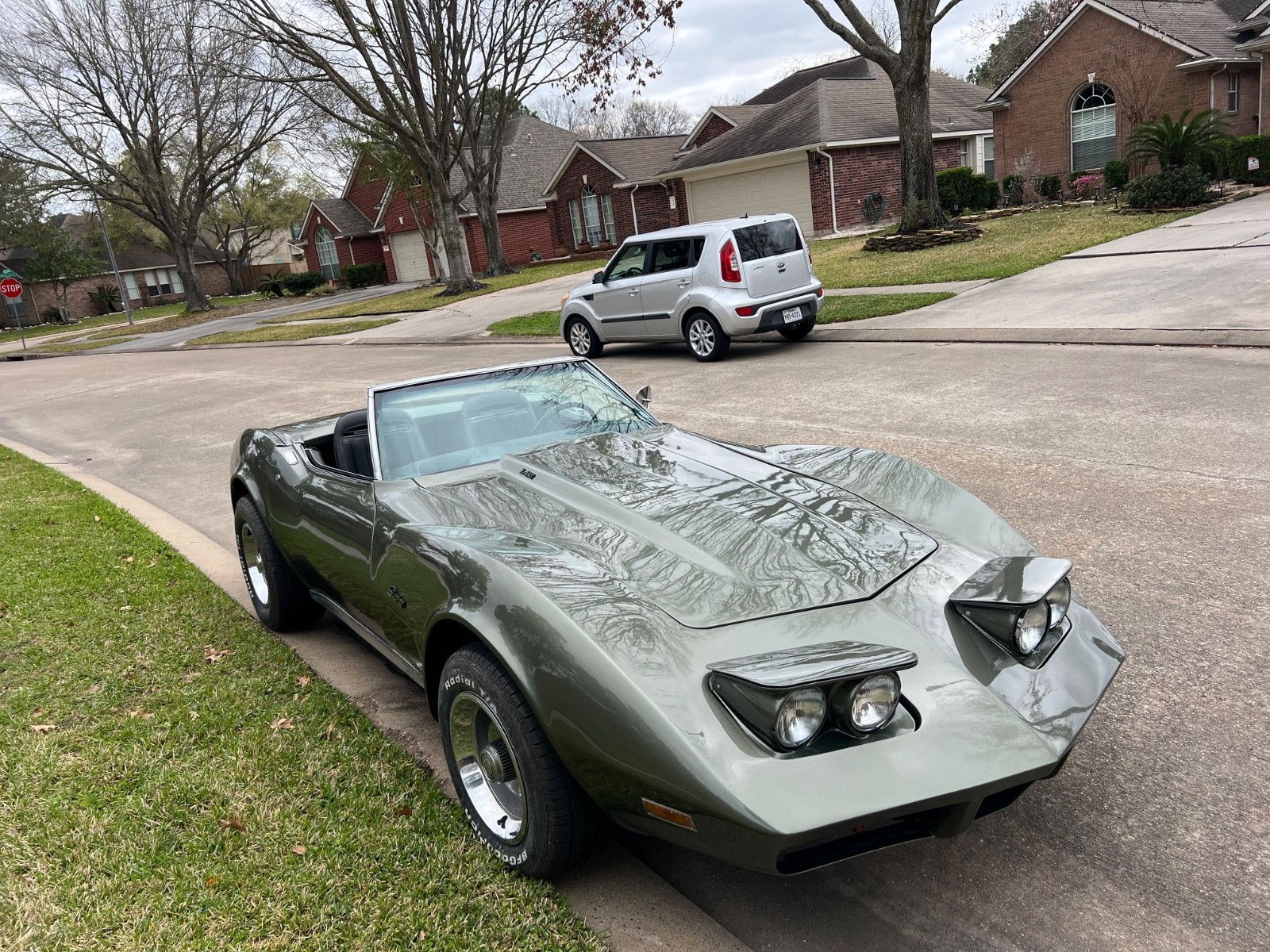 Chevrolet-Corvette-1974-Convertible-4