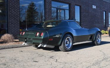 Chevrolet-Corvette-1974-Coupe-11