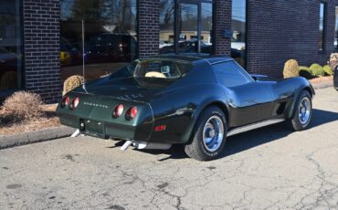 Chevrolet-Corvette-1974-Coupe-12