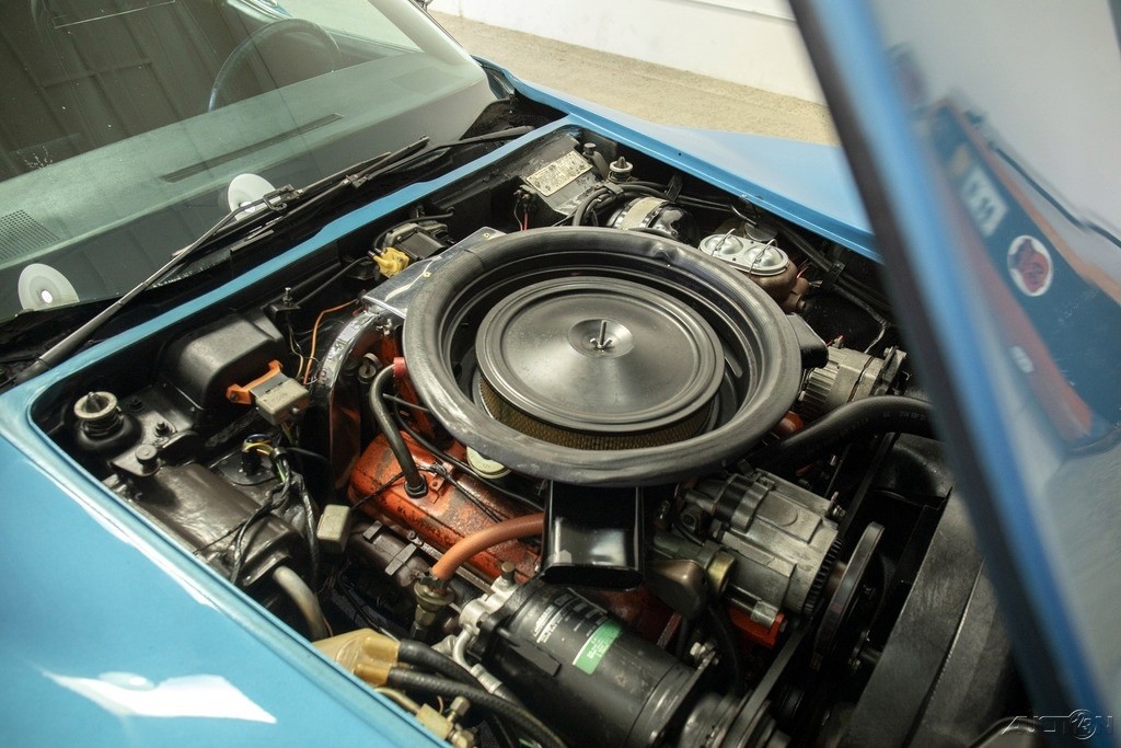 Chevrolet-Corvette-1974-Coupe-13