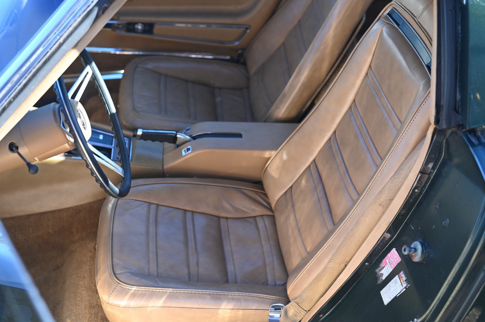 Chevrolet-Corvette-1974-Coupe-13