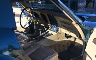 Chevrolet-Corvette-1974-Coupe-15