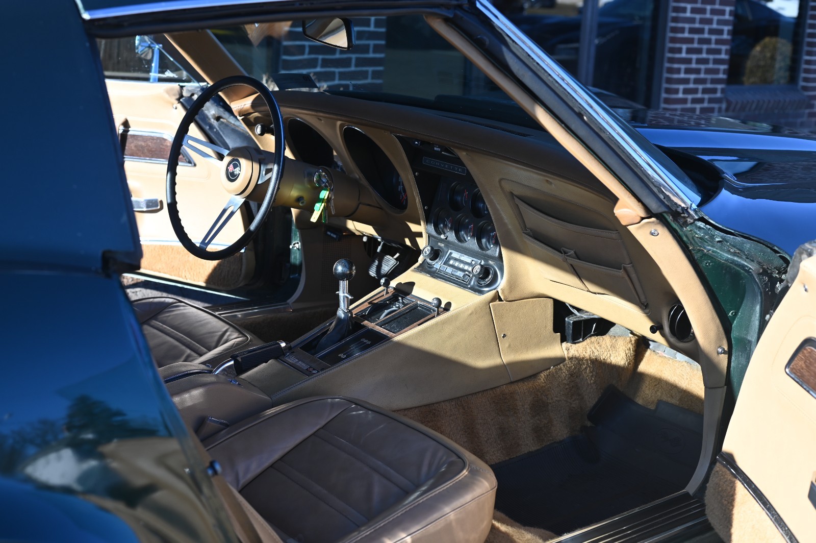 Chevrolet-Corvette-1974-Coupe-15