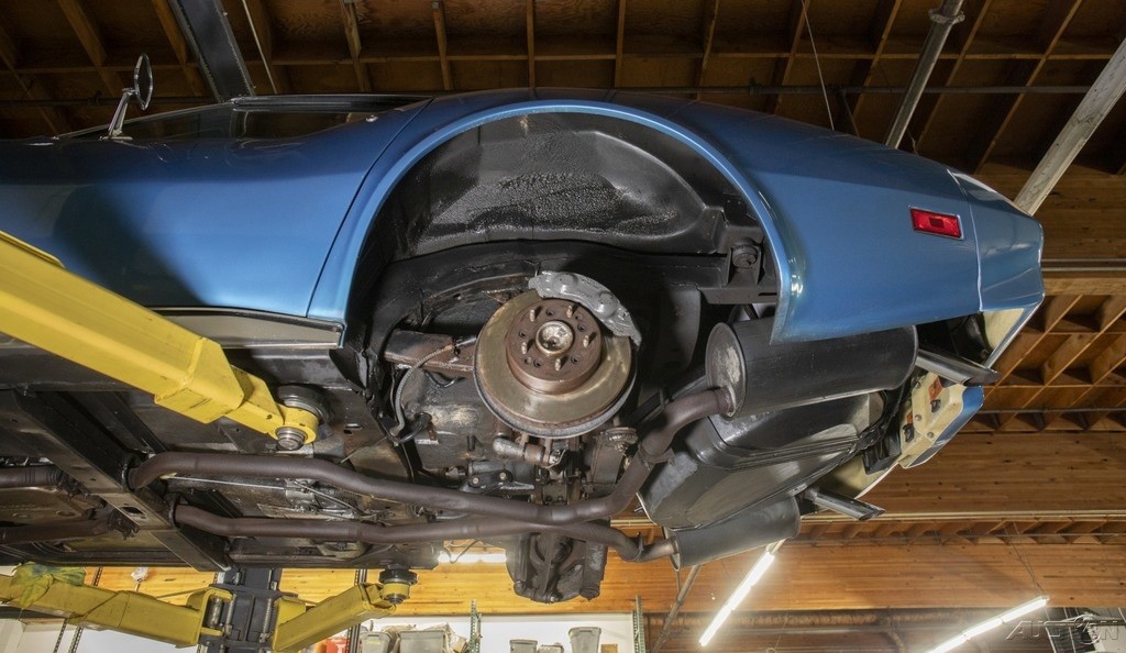 Chevrolet-Corvette-1974-Coupe-19