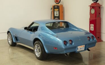 Chevrolet-Corvette-1974-Coupe-2