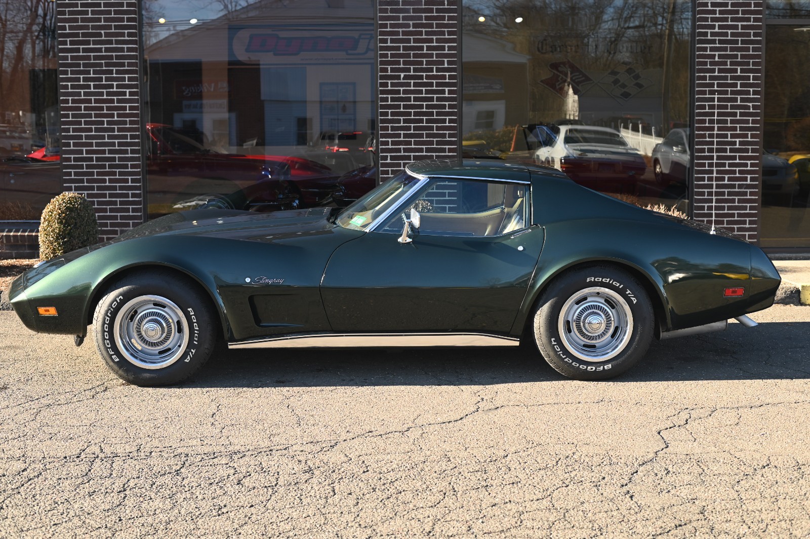 Chevrolet-Corvette-1974-Coupe
