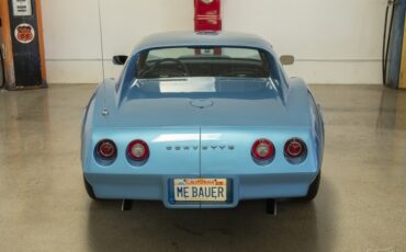 Chevrolet-Corvette-1974-Coupe-3