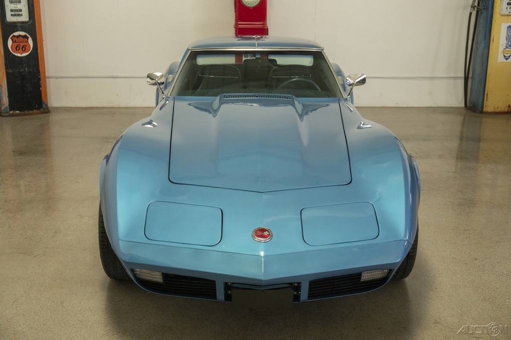 Chevrolet-Corvette-1974-Coupe-7