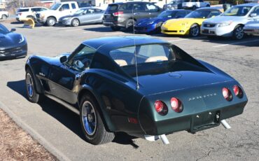 Chevrolet-Corvette-1974-Coupe-7