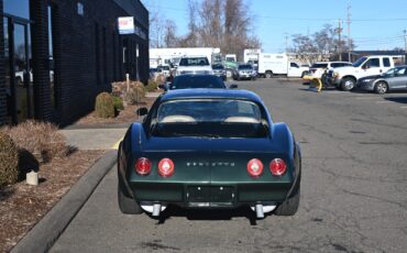 Chevrolet-Corvette-1974-Coupe-9