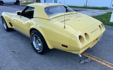 Chevrolet-Corvette-1974-convertible-11