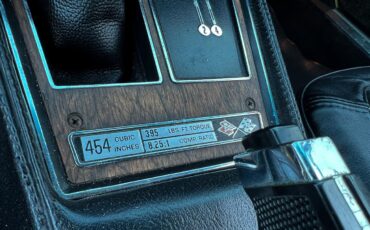 Chevrolet-Corvette-1974-convertible-15