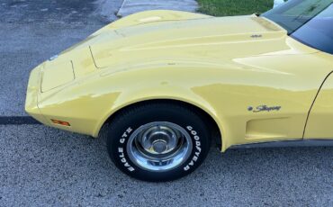 Chevrolet-Corvette-1974-convertible-17