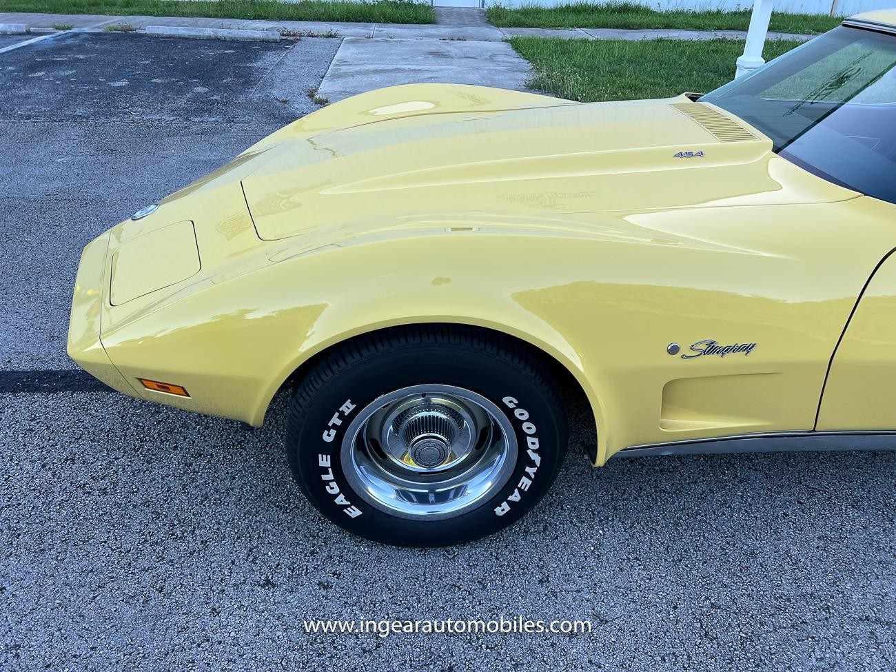 Chevrolet-Corvette-1974-convertible-17