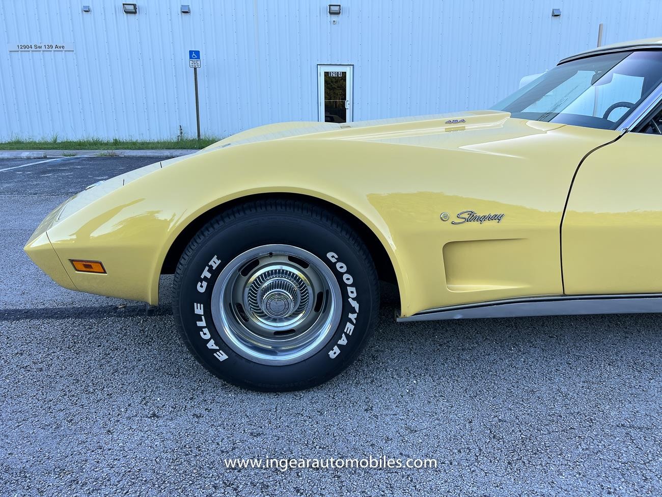 Chevrolet-Corvette-1974-convertible-18