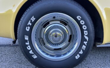 Chevrolet-Corvette-1974-convertible-19