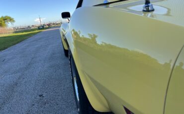 Chevrolet-Corvette-1974-convertible-24