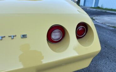 Chevrolet-Corvette-1974-convertible-29