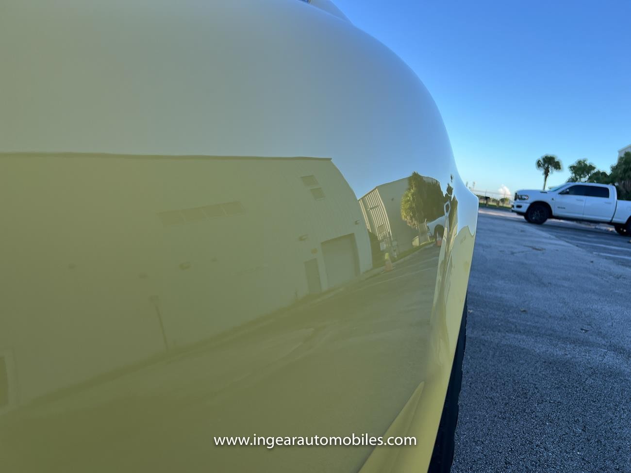 Chevrolet-Corvette-1974-convertible-31