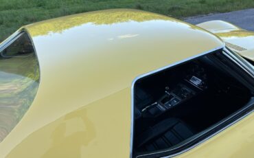 Chevrolet-Corvette-1974-convertible-34