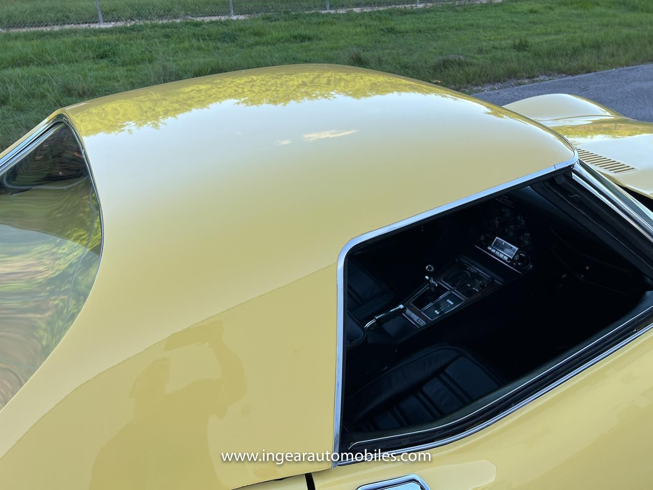 Chevrolet-Corvette-1974-convertible-34