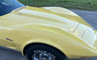 Chevrolet-Corvette-1974-convertible-38