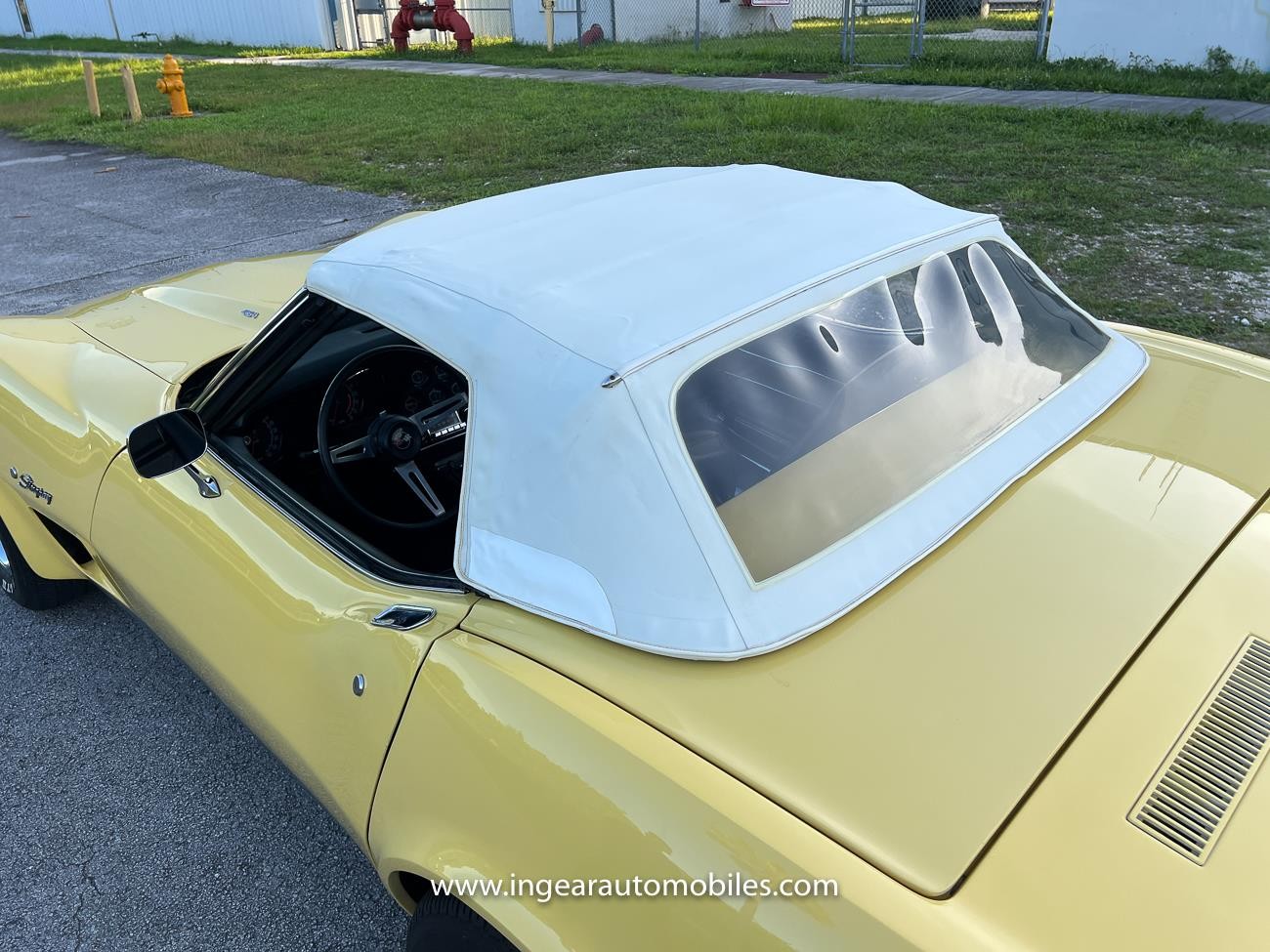 Chevrolet-Corvette-1974-convertible-7