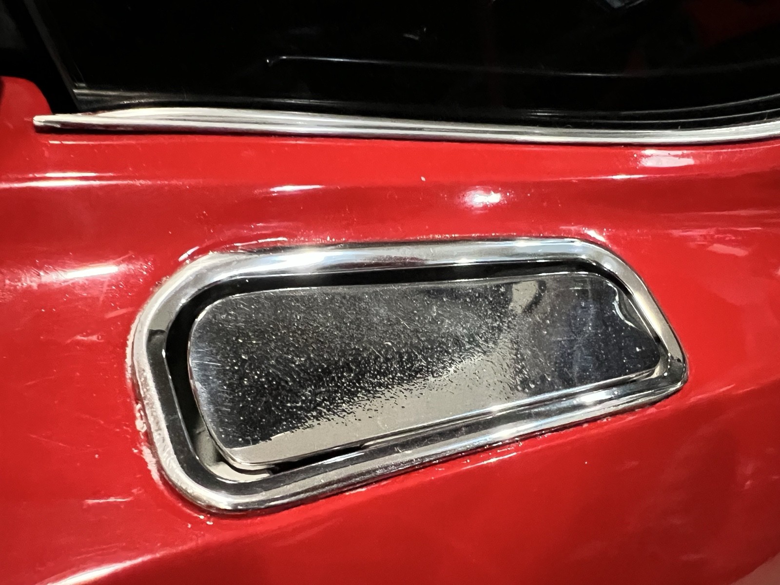 Chevrolet-Corvette-1975-12